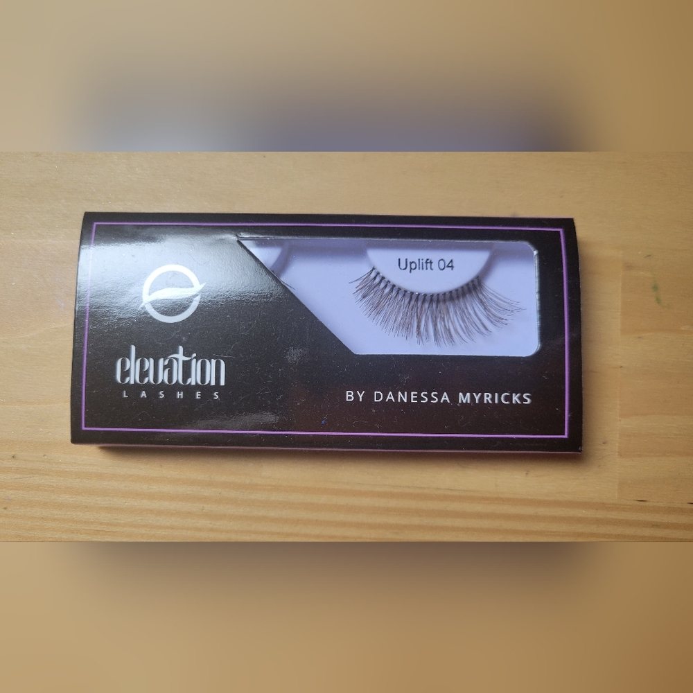 DM Elevation Lashes Uplift Series False Eyelashes